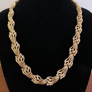 Vintage Crown TRIFARI Deco Gold Tone Adjustable Chocker Necklace 60s Mint 16”